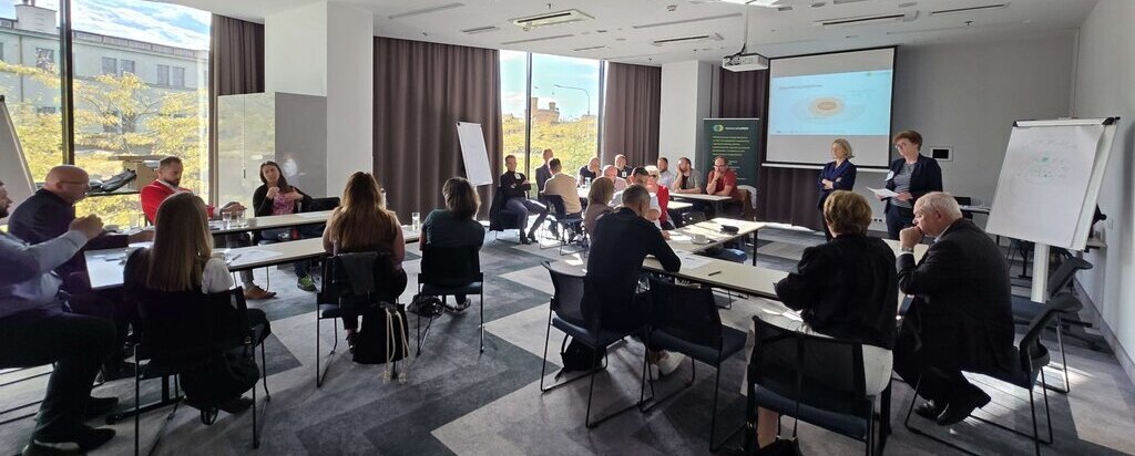 Obrazek przedstawia uczestników wydarzenia.