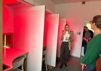 Zdjęcie przedstawia uczestników wizyty studyjnej na Uniwersytecie Przyrodniczym w Poznaniu