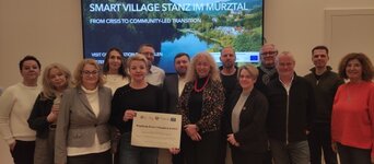 Obrazek przedstawia uczestników w urzędzie gminy Stanz