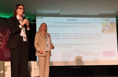 Zdjęcie przedstawia prelegentki