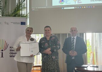 Zdjęcie przedstawia Przewodniczącą Komitetu, zastępcę dyrektora Departamentu Pomocy Technicznej i Instrumentów Finansowych oraz zastępcę dyrekotra CDR w Brwinowie