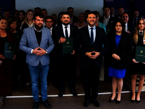 Zdjęcie wspólne osób uczestniczących na posiedzeniu GTM.