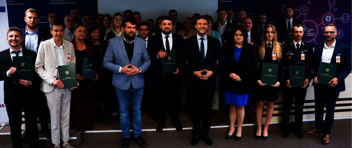 Zdjęcie wspólne osób uczestniczących na posiedzeniu GTM.