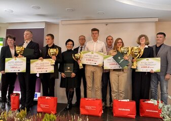 Obrazek przedstawia laureatów testu wiedzy