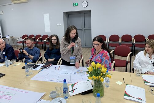 Zdjęcie przedstawia uczestników seminarium