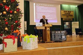 Zdjęcie przedstawia Rektora Szkoły Głównej Gospodarstwa Wiejskiego