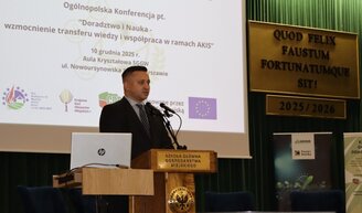 Zdjęcie przedstawia Dyrektora Centrum Doradztwa Rolniczego w Brwinowie