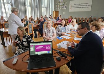 Zdjęcie przedstawia uczestników posiedzenia KS KSOW+