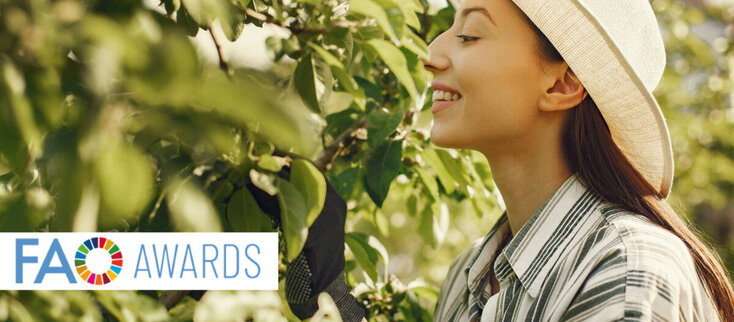 Zdjęcie przedstawia młodą rolniczkę