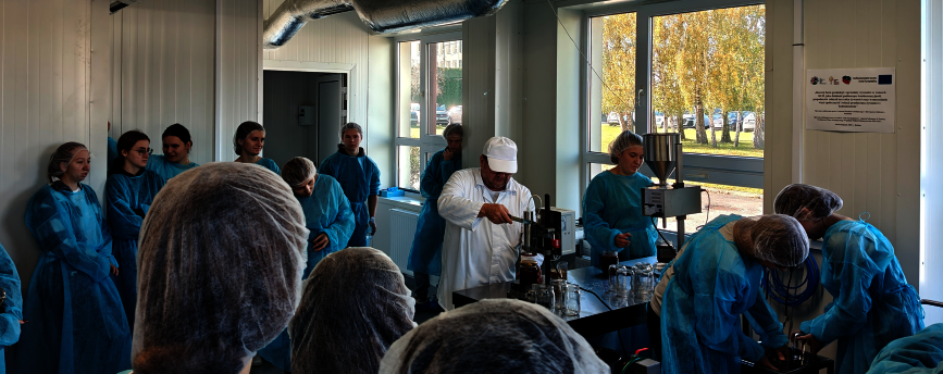 Zdjęcie przedstawia uczestników szkolenia