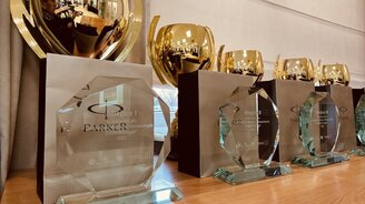 Zdjęcie przedstawia nagrody dla finalistów olimpiady