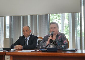 Zdjęcie przedstawia Przewodniczącą Komitetu oraz zastępcę dyrektora Departamentu Pomocy Technicznej i Instrumentów Finansowych