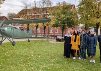 Obrazek przedstawia uczestników spotkania.