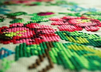 Zdjęcie przedstawa haft ludowy