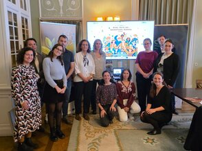 Obrazek przedstawia uczestników spotkania.