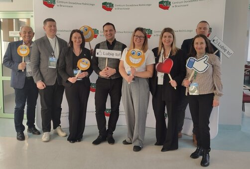 Zdjęcie przedstawia uczestników seminarium