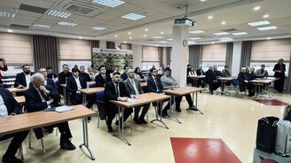 Zdjęcie przedstawia uczestników konferencji