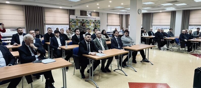 Obrazek przedstawia uczestników konferencji