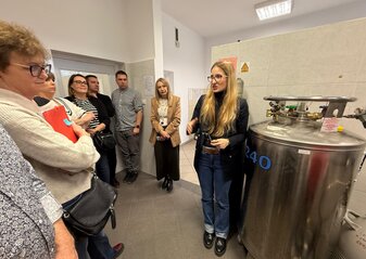 Zdjęcie przedstawia uczestników wizyty studyjnej na Uniwersytecie Przyrodniczym w Poznaniu